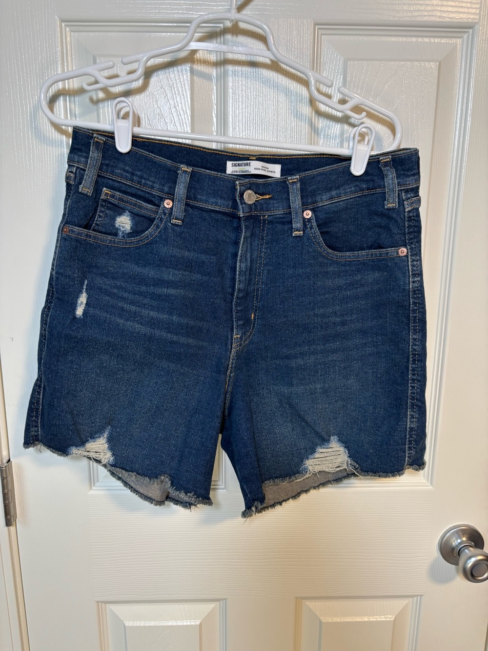 Levi's Signature High Rise Shorts in navy blue size 12